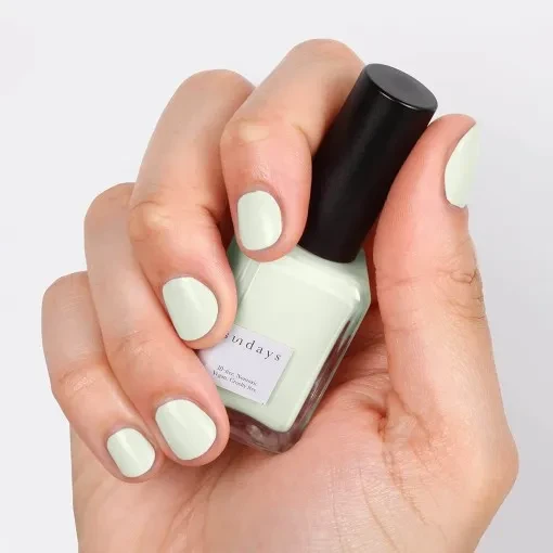 Sundays 10-Free, Nontoxic Nail Polish No.44 (Mild Mint)