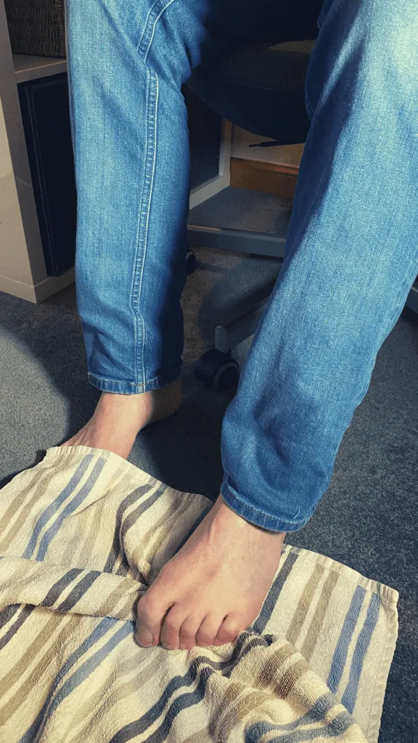 Foot workout at your desk