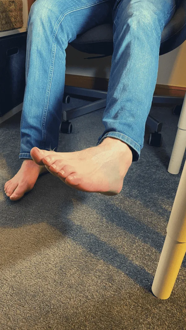Foot workout at your desk