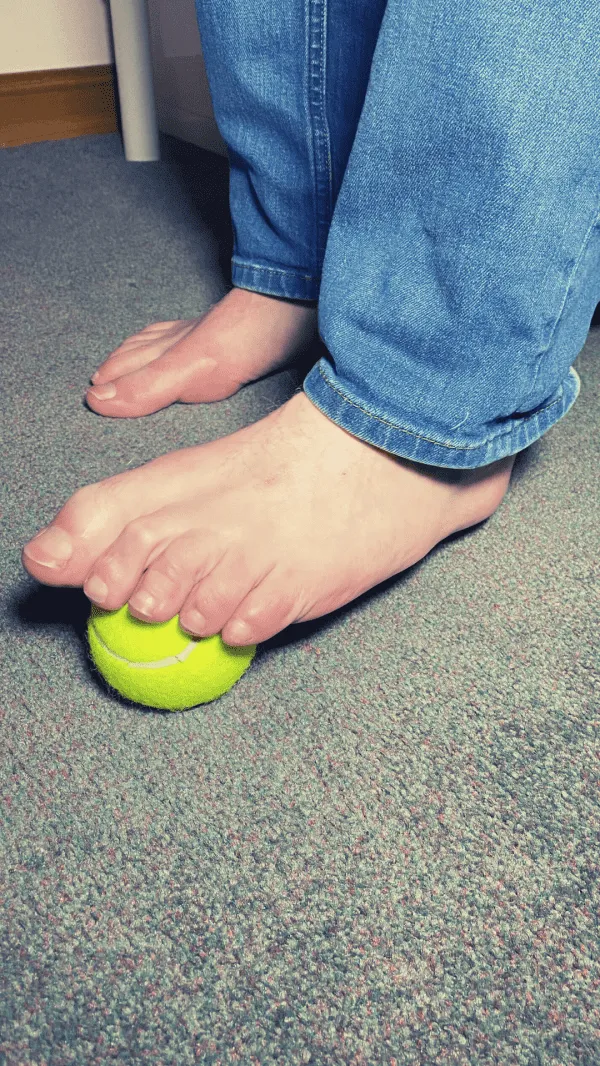Foot workout at your desk